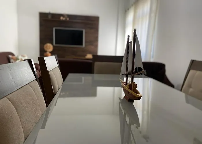 Amplo Apartamento Guarapari - Praia Do Morro- Edificio San Martin -Decorado- Localizacao Imbativel - Em Frente A Supermercado E Farmacia - Praia Center - 3 Quartos - Internet - Vaga De Estacionamento- Check-In Ate 17H