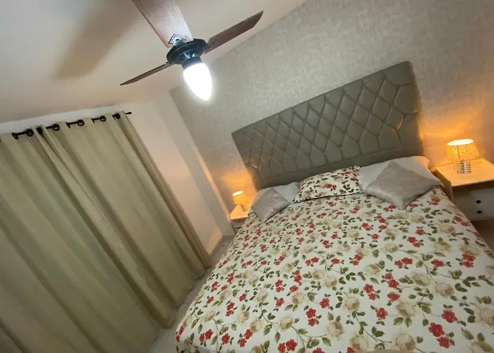Amplo Apartamento Guarapari - Praia Do Morro- Edificio San Martin -Decorado- Localizacao Imbativel - Em Frente A Supermercado E Farmacia - Praia Center - 3 Quartos - Internet - Vaga De Estacionamento- Check-In Ate 17H